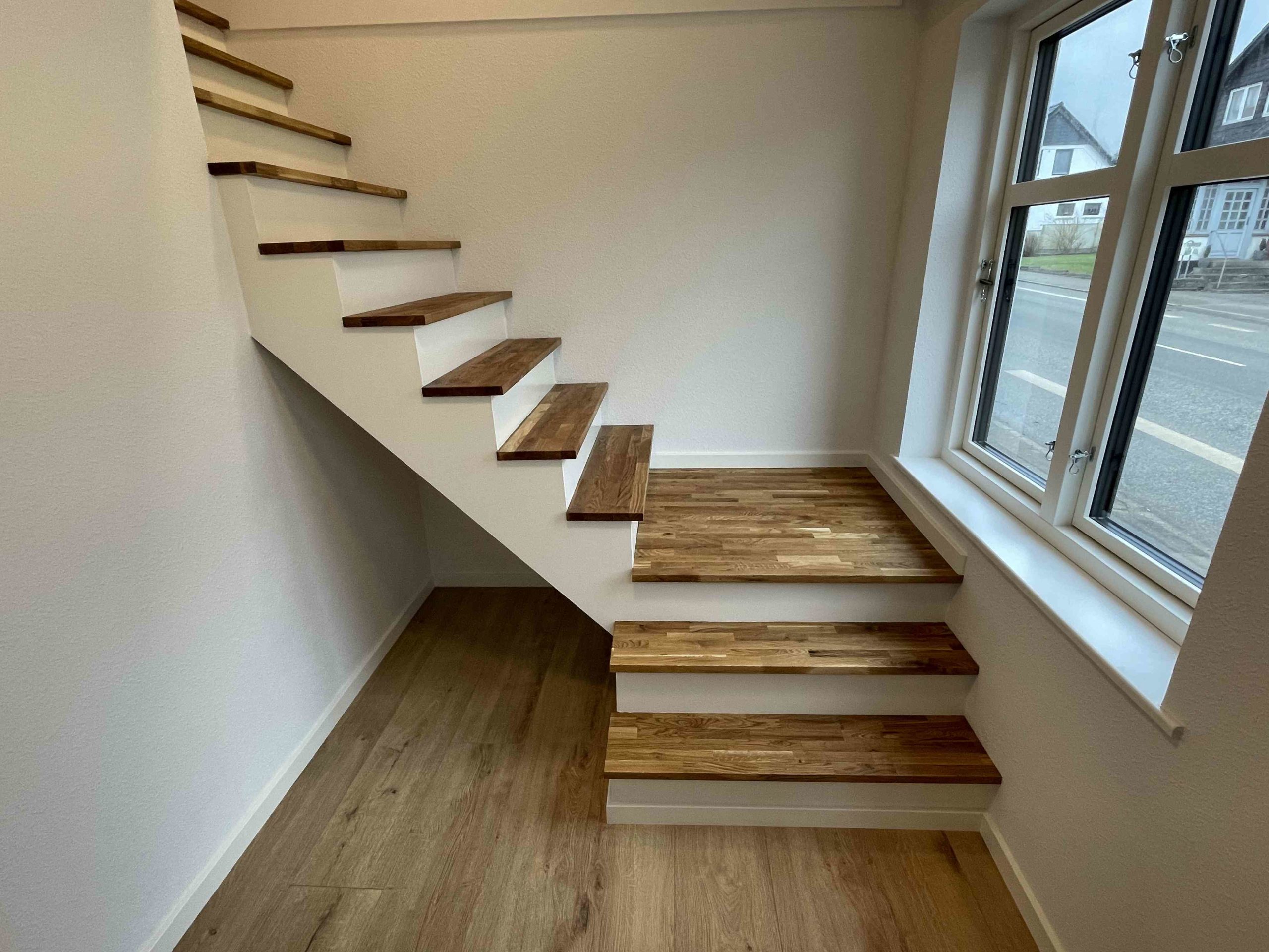 Trappe i træ med repot